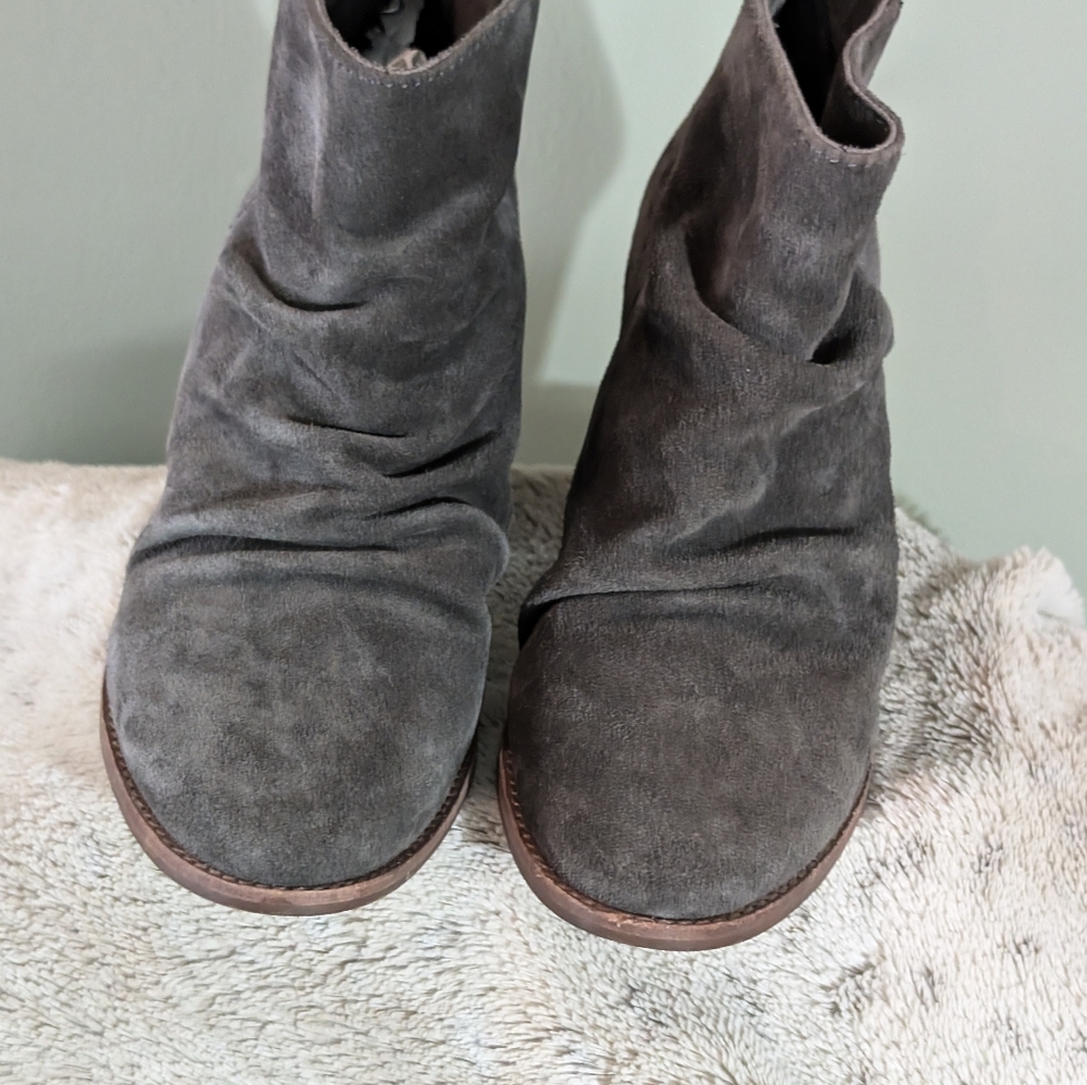 SPLENDID Women's Leather Ankle Boots Size 8 NWOT - Picture 2 of 7